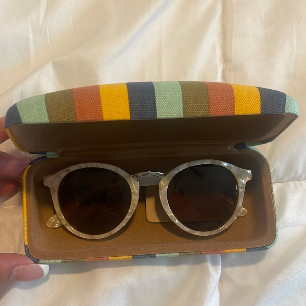 MADEWELL GLASSES AND EARINGS